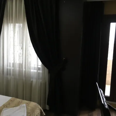 Amina Sultan Coffee House فندق